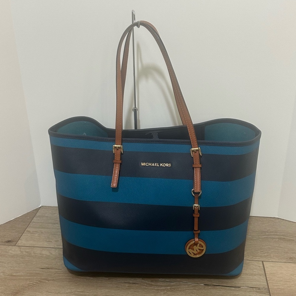 Michael Kors Jet Set Saffiano Travel Tote Bag